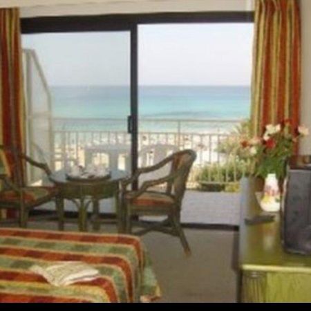 Hotel Hotetur Lago Playa Cala Ratjada  Exterior photo