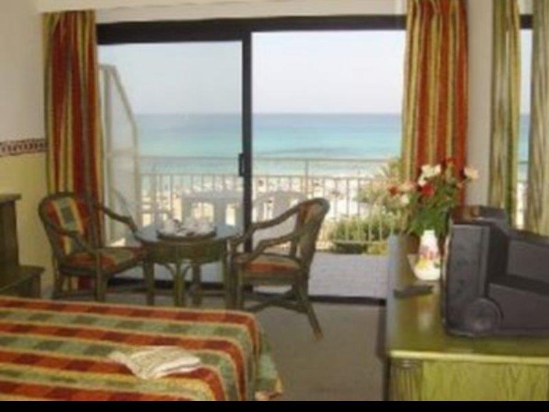 Hotel Hotetur Lago Playa Cala Ratjada  Exterior photo